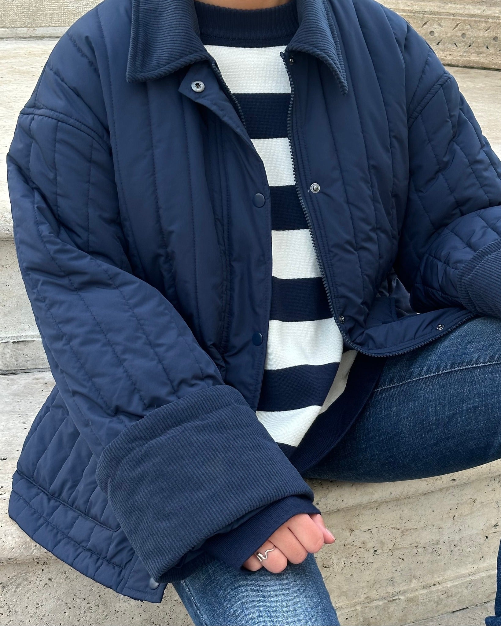 AWSISSY Quilted Jacket - Navy Blazer